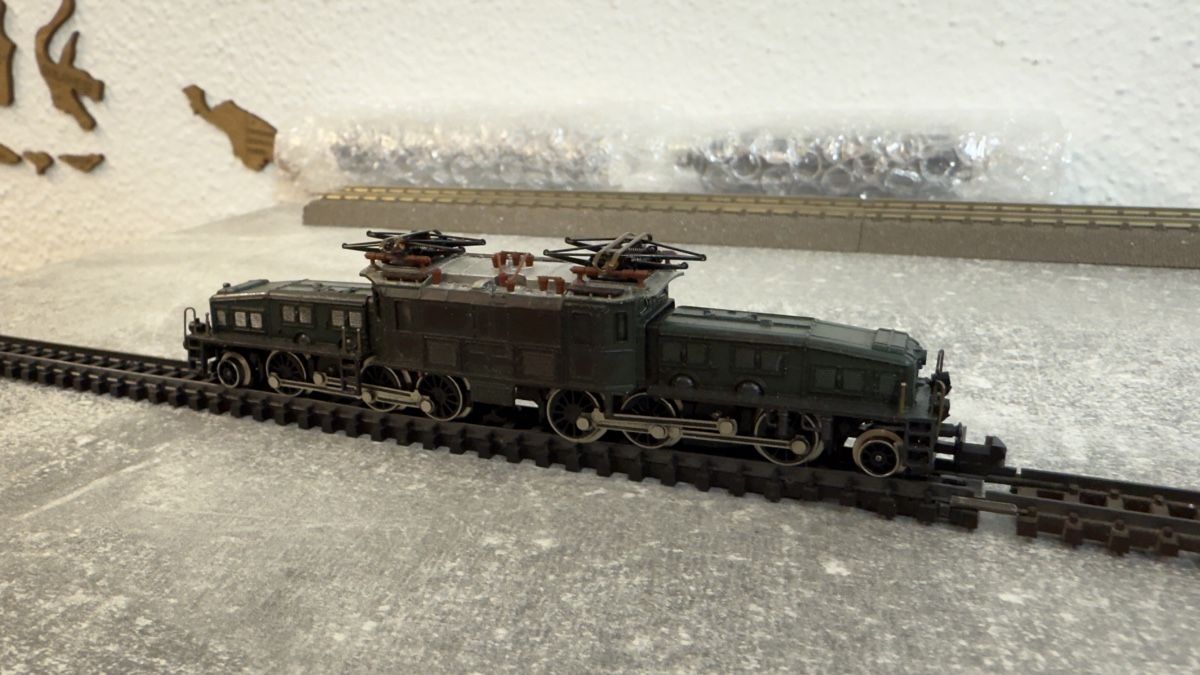 Trix Modellini di ferrovie: Minitrix E-lok Ce 6/8 III "Krokodil" Spur N – Usato da Schlieren venduto da rat_lq6b 5