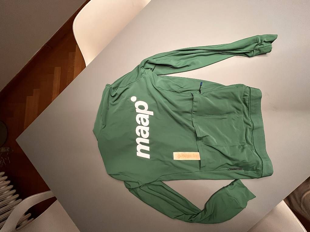 Maillots de corps & Pantalons: MAAP Training Thermal LS Jersey, Size L – D'occasion à Zürich par benutzername121314