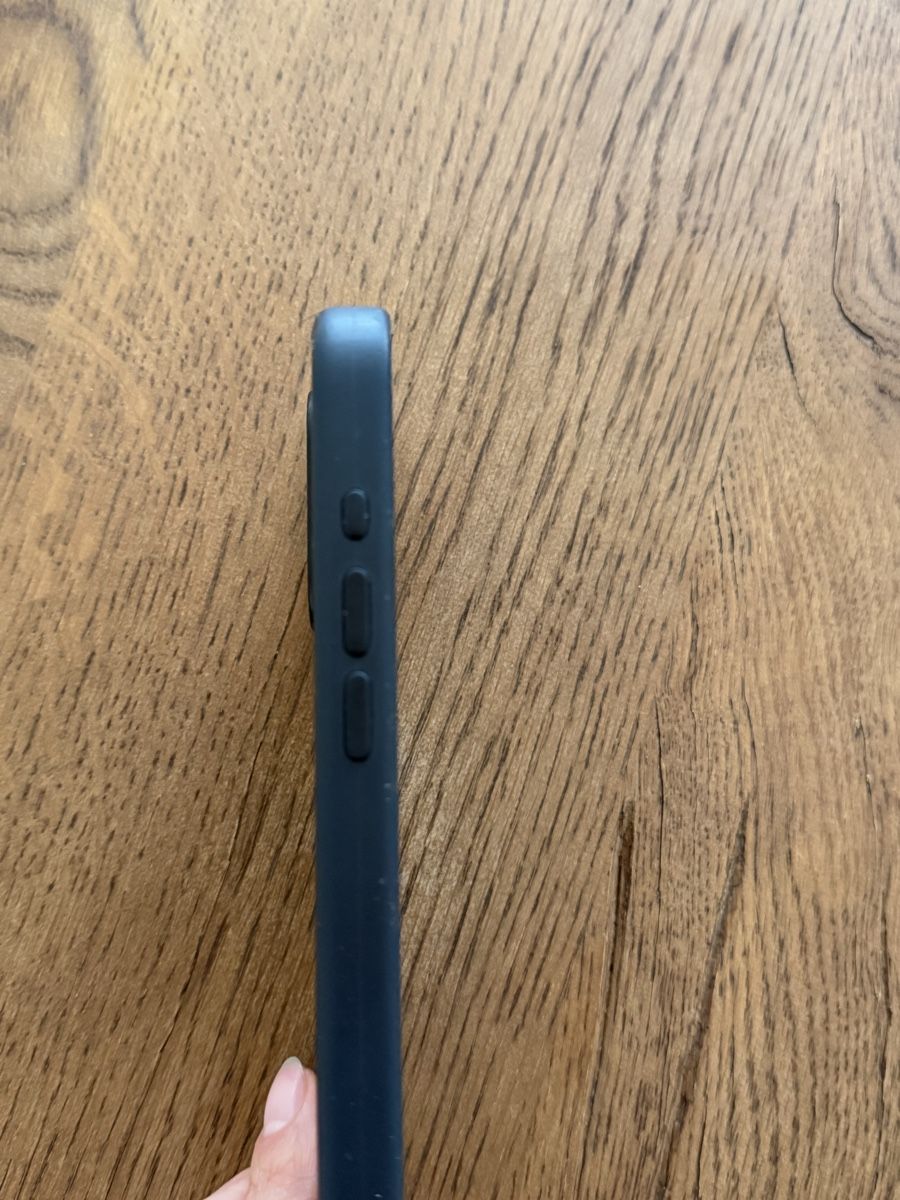 Apple Covers & Schutzfolien: iPhone case 15 pro – Gebraucht aus Zürich von reg_vvr6 1