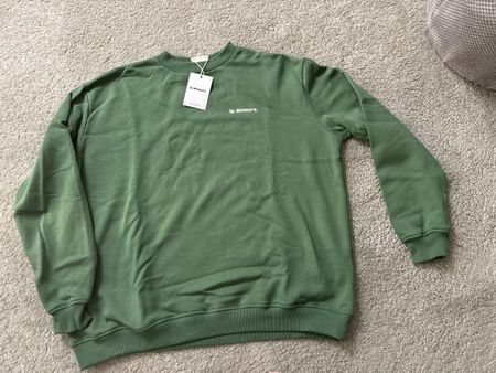 La Demure Pullover gruen Groesse M/L neu mit Etikett