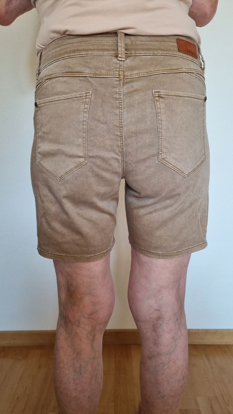 Esprit Pantaloni: Stylische Shorts Gr. 38 Esprit – Nuovo (secondo la descrizione) da Balzers venduto da Homeandgarden 1