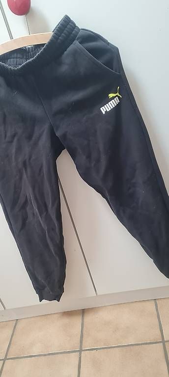 Pantalons: Trainerhose Puma  – D'occasion à Liebistorf par Karinzlnl