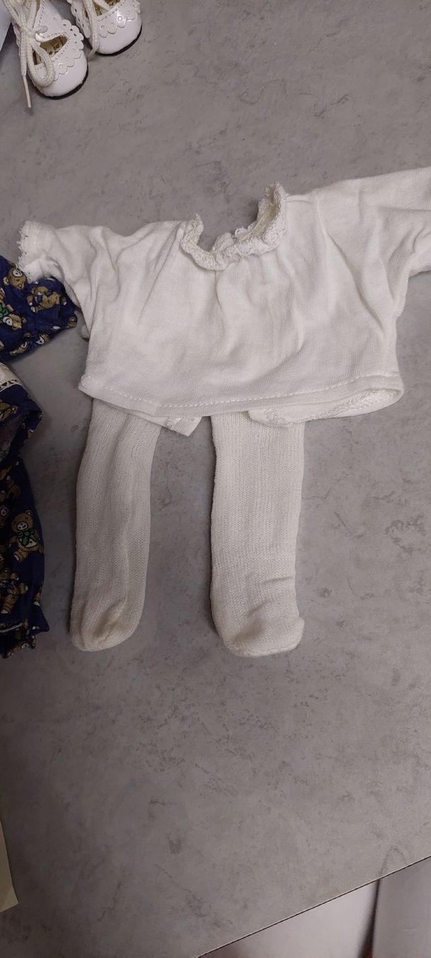 Bambole: Puppenkleider gebraucht aus Vitrine – Usato da Muri AG venduto da nindo1 7