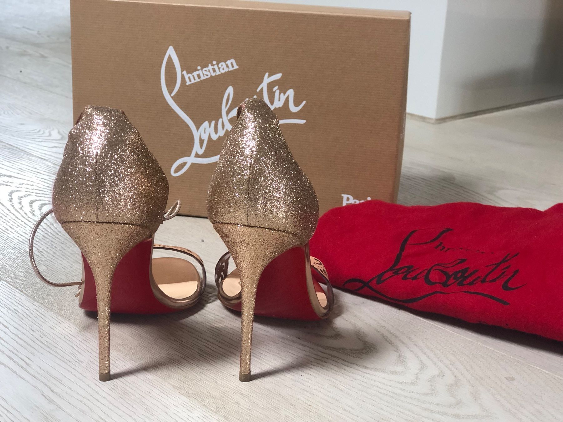 Christian Louboutin Scarpe da donna: Christian Laboutini Pumps, Gr. 37.5 – Nuovo (secondo la descrizione) da Unterägeri venduto da Lerchemeerenge 4