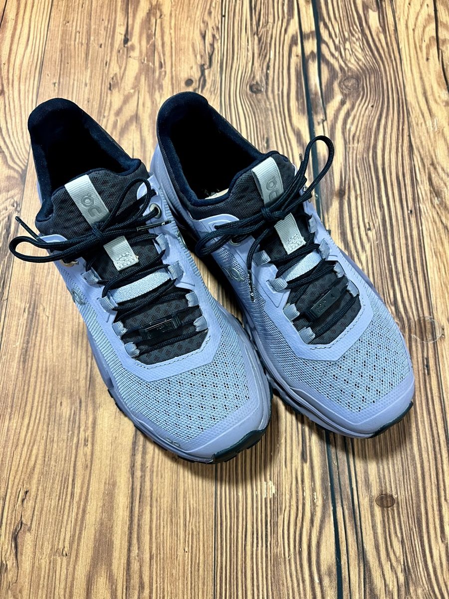 On Scarpe da donna: On Cloud Laufschuhe, violett, Gr. 37 Top! – Usato da Scuol venduto da ricos81 1