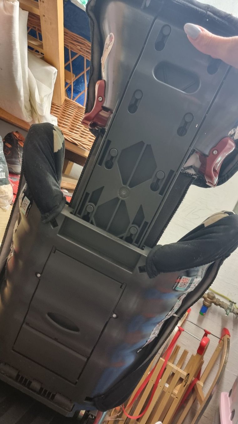 Britax Römer Seggiolini per auto: Britax Römer Kindersitz Kidfix – Usato da Konolfingen venduto da Goofy021 2