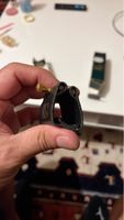 Saxophon Mundstueck Klemme mit Bogen Goldfarben gebraucht