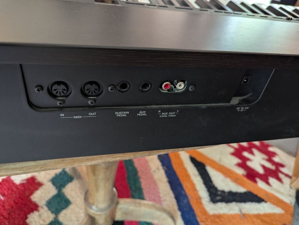 Yamaha Strumenti musicali: Yamaha Electronic Piano P-140 – Usato da Zürich venduto da Brenzala 3