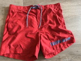 Rote Calvin Klein Badehose, Grösse L, ideal für den Sommer
