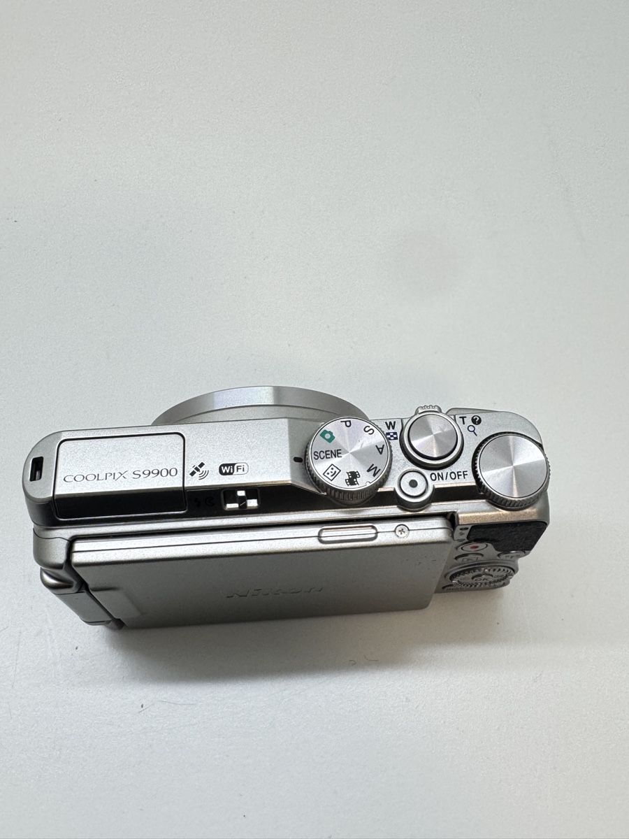 Nikon Fotocamera: Nikon Coolpix S9900 Digitalkamera silber  – Usato da Schlieren venduto da Schlieren84 2