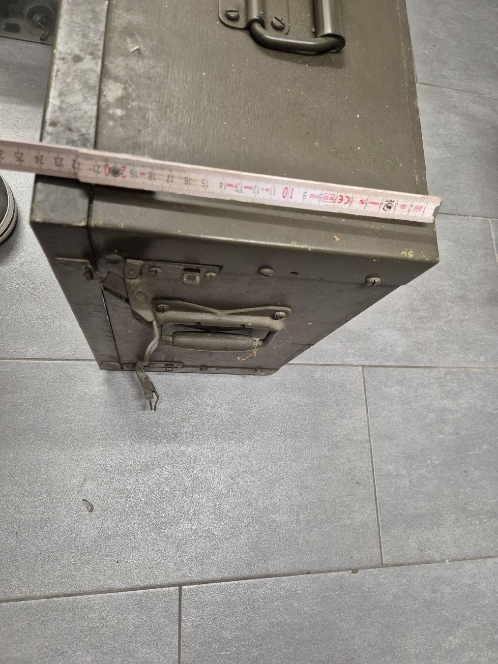Casse di trasporto: militär kiste Betriebsstoffe – Usato da Solothurn venduto da Rugeli13 3