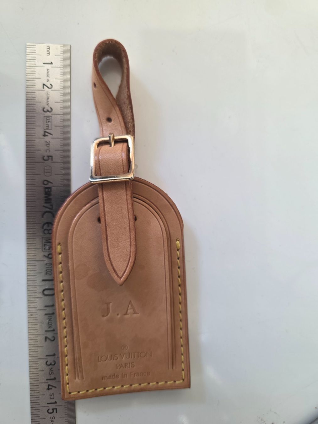 Louis Vuitton Borse: Louis Vuitton leder Tag Anhänger 100% Original – Usato da Binningen venduto da lieblingsstyle 7