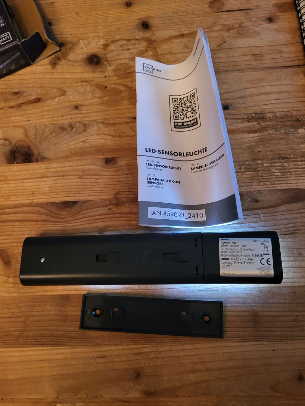Lampade: LED Sensorleuchte in OVP, ungebraucht – Nuovo e nell'imballaggio originale da Guggisberg venduto da Aegertenlehn 5