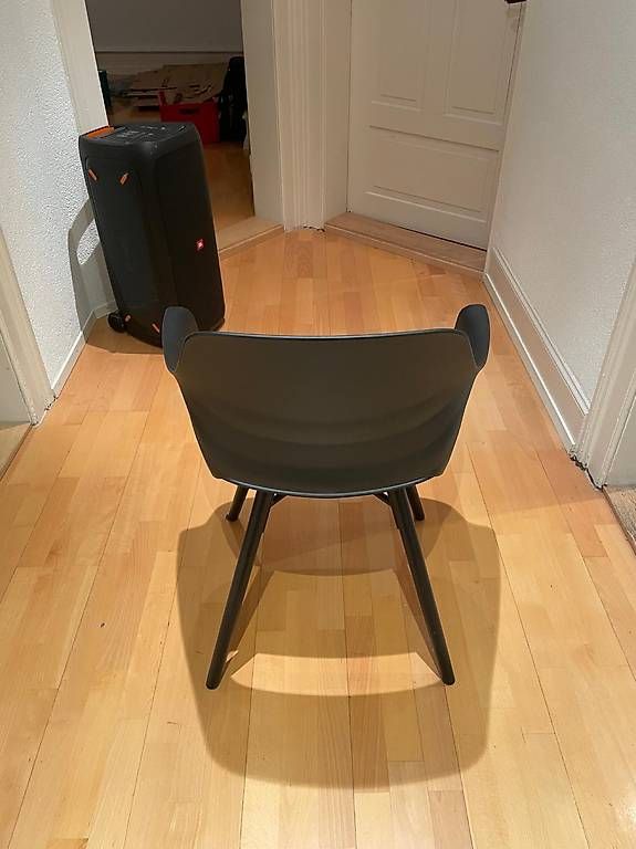Stühle: 8x Designer Stühle schwarz – Gebraucht aus Erlenbach ZH von TabsyB 2