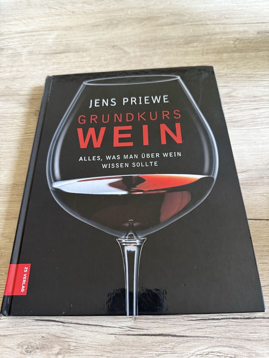Libri: Grundkurs Wein:  Jens Priewe. – Usato da St. Moritz venduto da justus13
