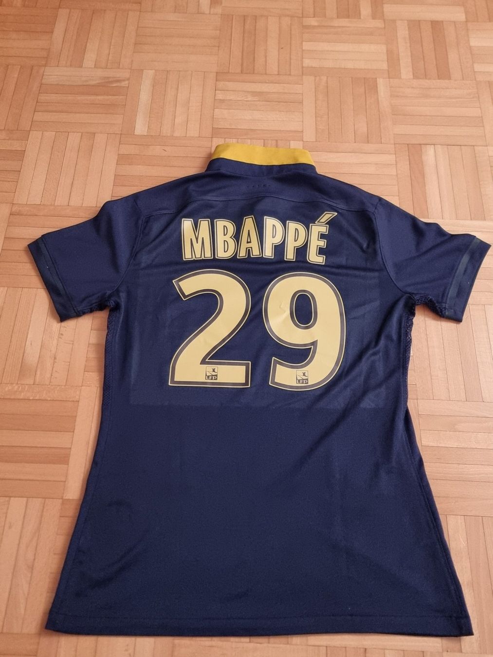 Nike Canottiere & Pantaloni: Kylian Mbappe / AS Monaco 2016-2017 Drittes Trikot – Usato da Suhr venduto da SariLacivert1907 1