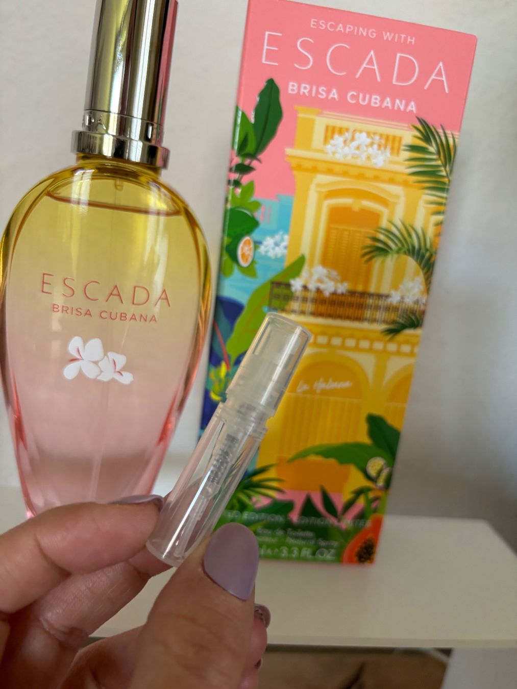 Escada Profumi & Eau de Toilette: ESCADA BRISA CUBANA EDT 2ml. Abfüllung – Usato da Zürich venduto da deruja 1