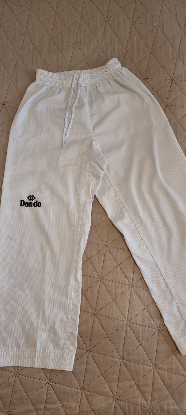 Kimono: Taekwondo kimono 140 cm – Usato da Glattpark(Opfikon) venduto da TatianaVladimirova 3