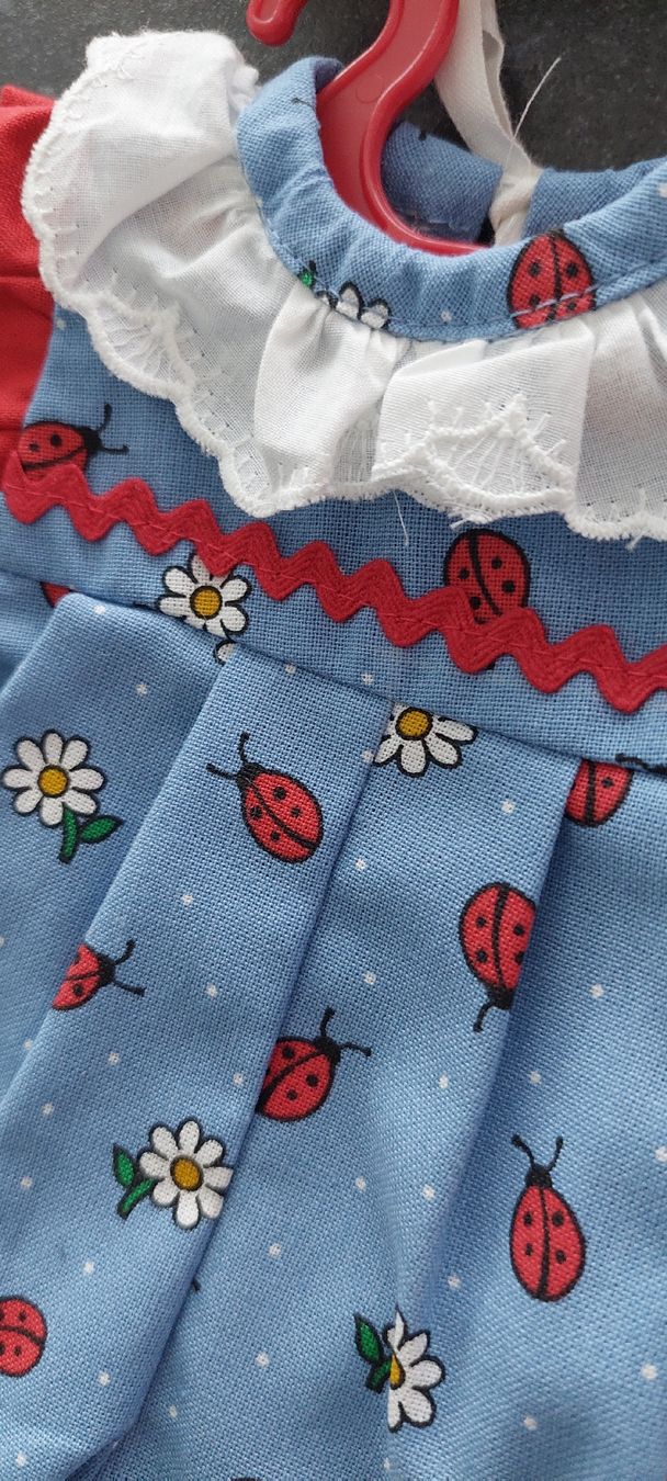 Bambole: neu ungebraucht Puppenkleid  – Nuovo (secondo la descrizione) da Muri AG venduto da nindo1 7