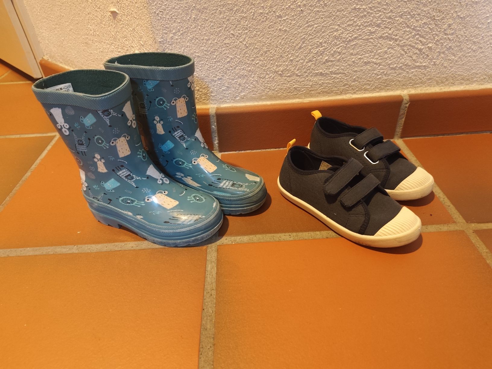 Schuhe für Jungen: Schuhe Grösse 27 – Gebraucht aus Bäretswil von Gartenzwergin 1