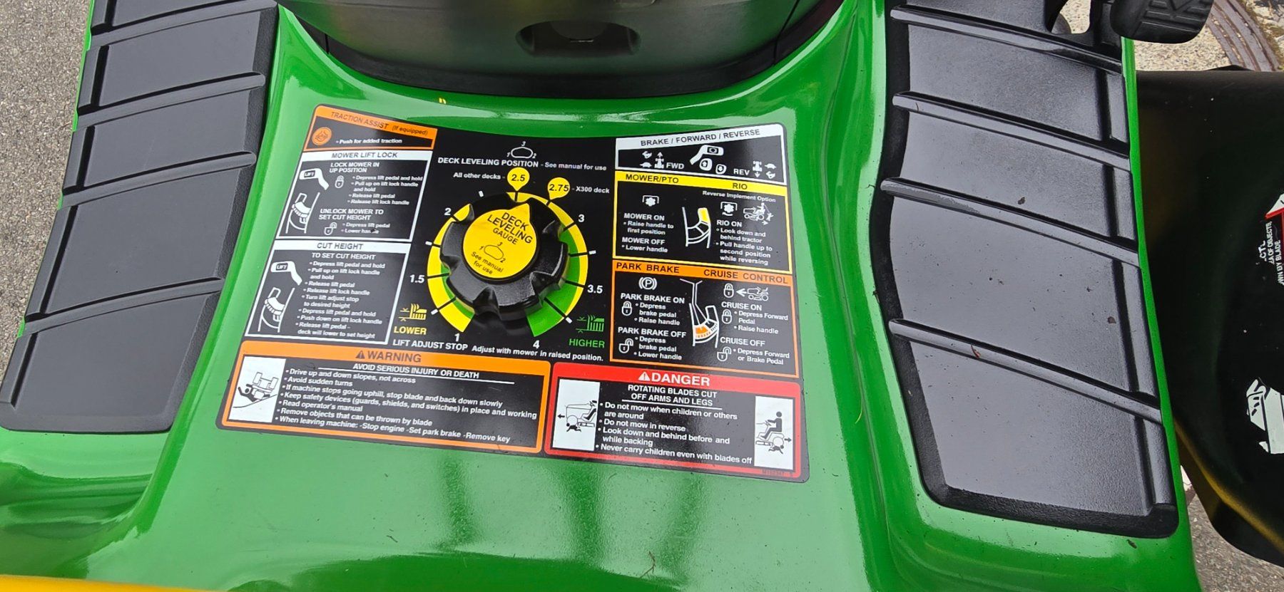 John Deere Tagliaerba: John Deere X320 Rasentraktor - Frühlings-Schnäppchen! – Usato da Rain venduto da Fafan069 5
