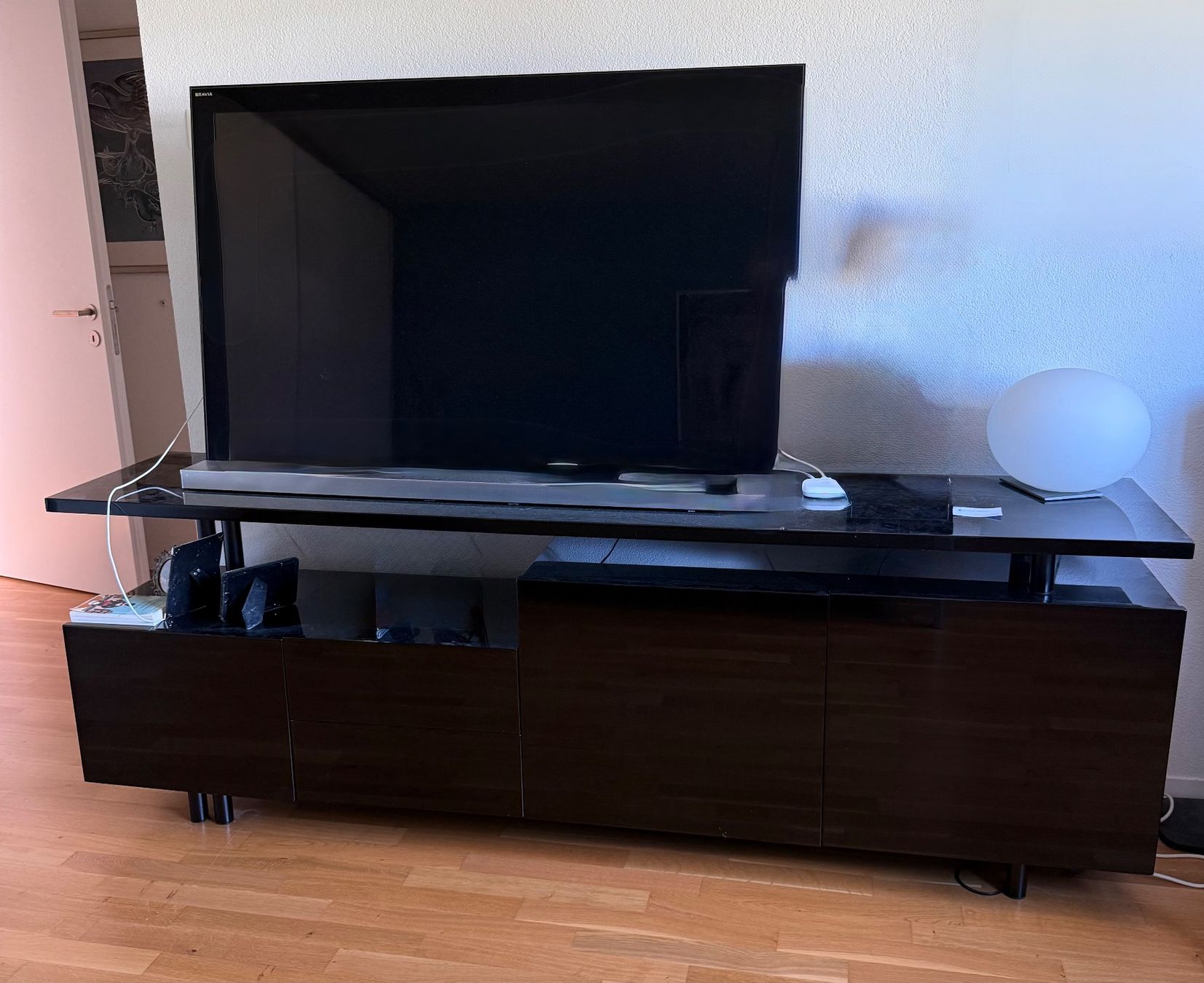 Commodes: Side-/Lowboard, Massiv in schwarzem Pianolack – D'occasion à Weinfelden par ff57