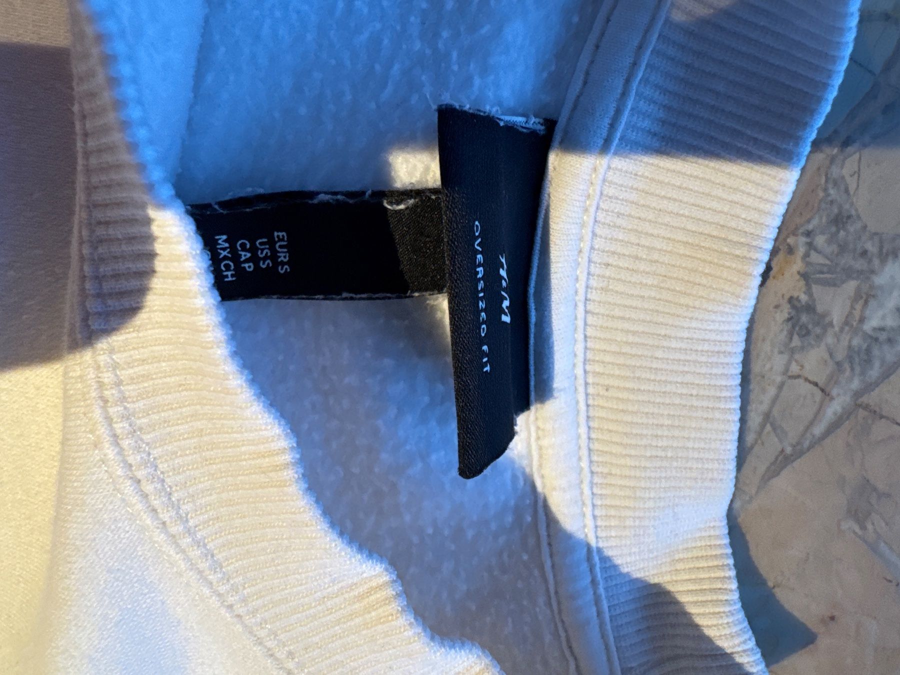H&M Lotti di vestiti: 2 Pullover H&M Grösse S weiss – Usato da Winterthur venduto da britsi 7