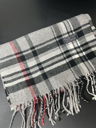 Écharpe Burberry motif carreaux gris