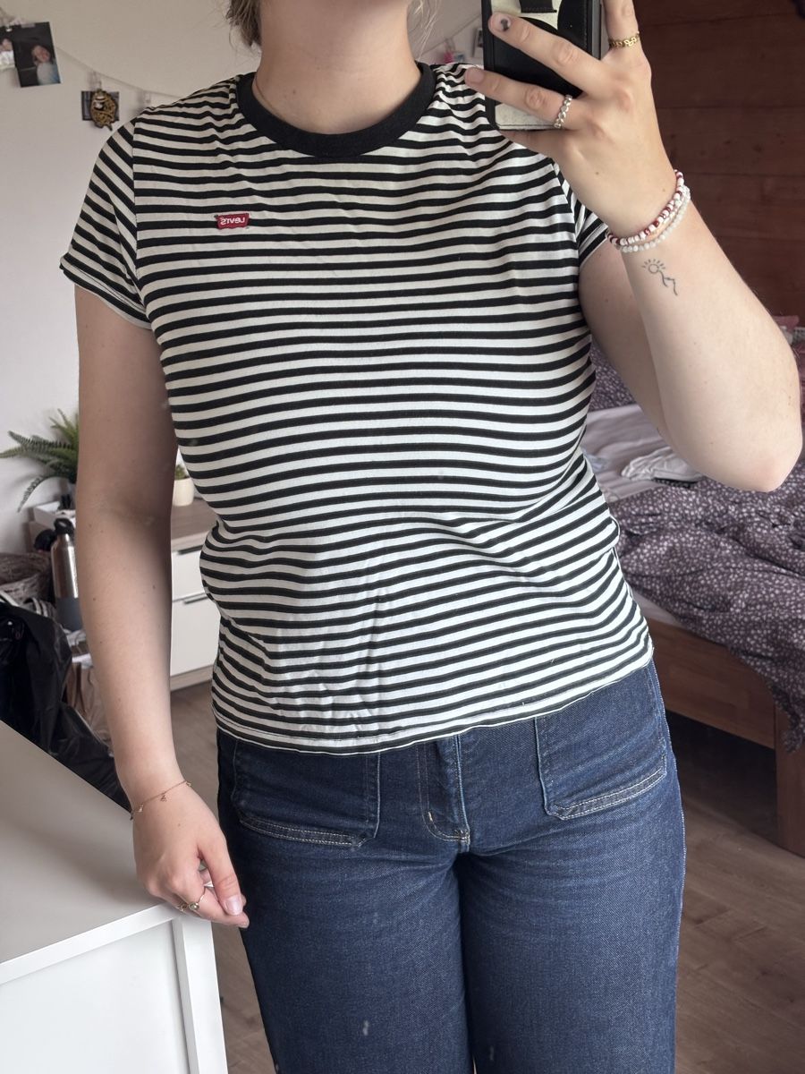 Levi's T-shirt: Levis T Shirt – Usato da Herisau venduto da Baum_91
