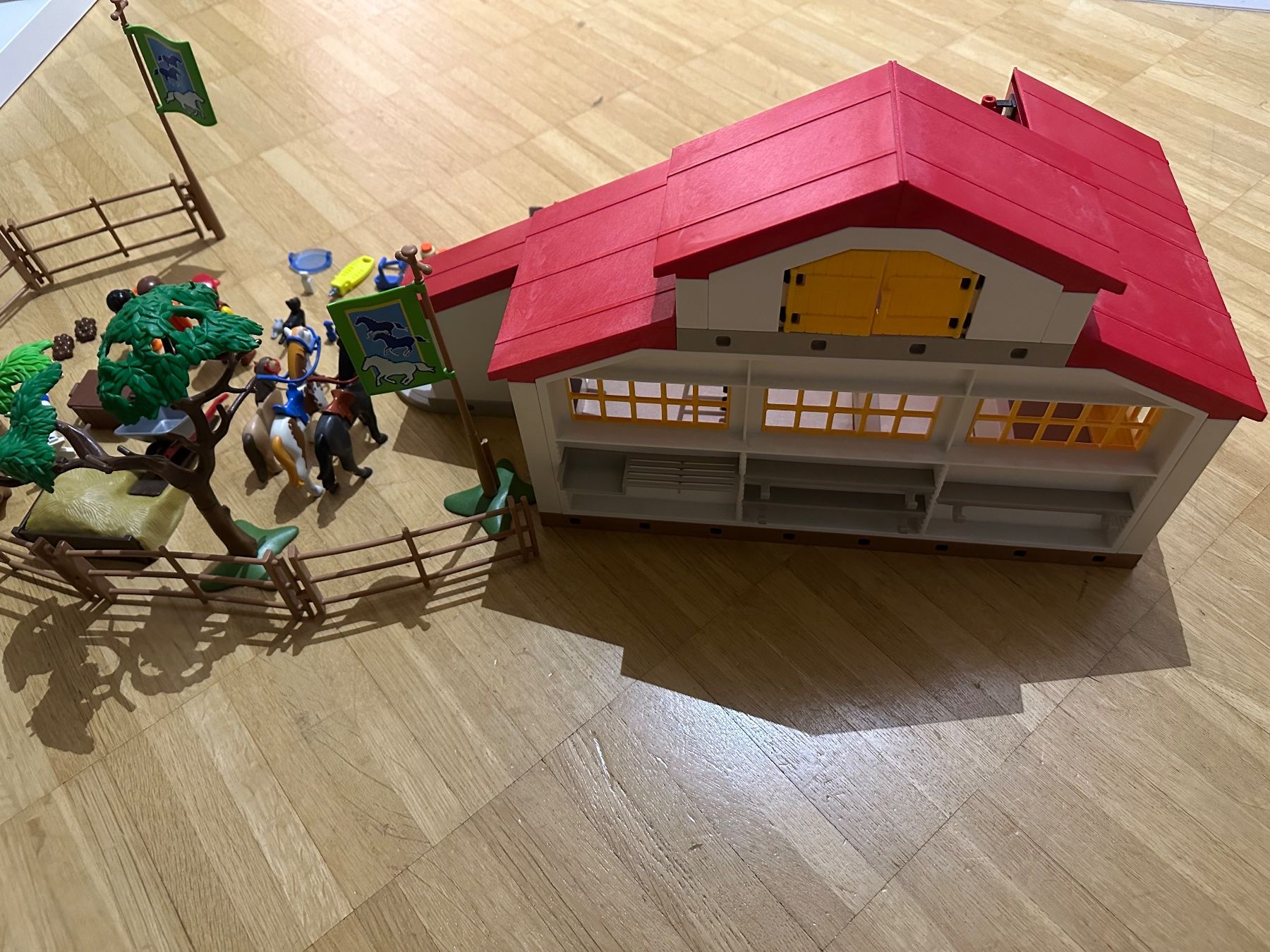 Playmobil Giocattoli: Playmobil Moderner Reiterhof – Usato da Arch venduto da tam_ctz2 5
