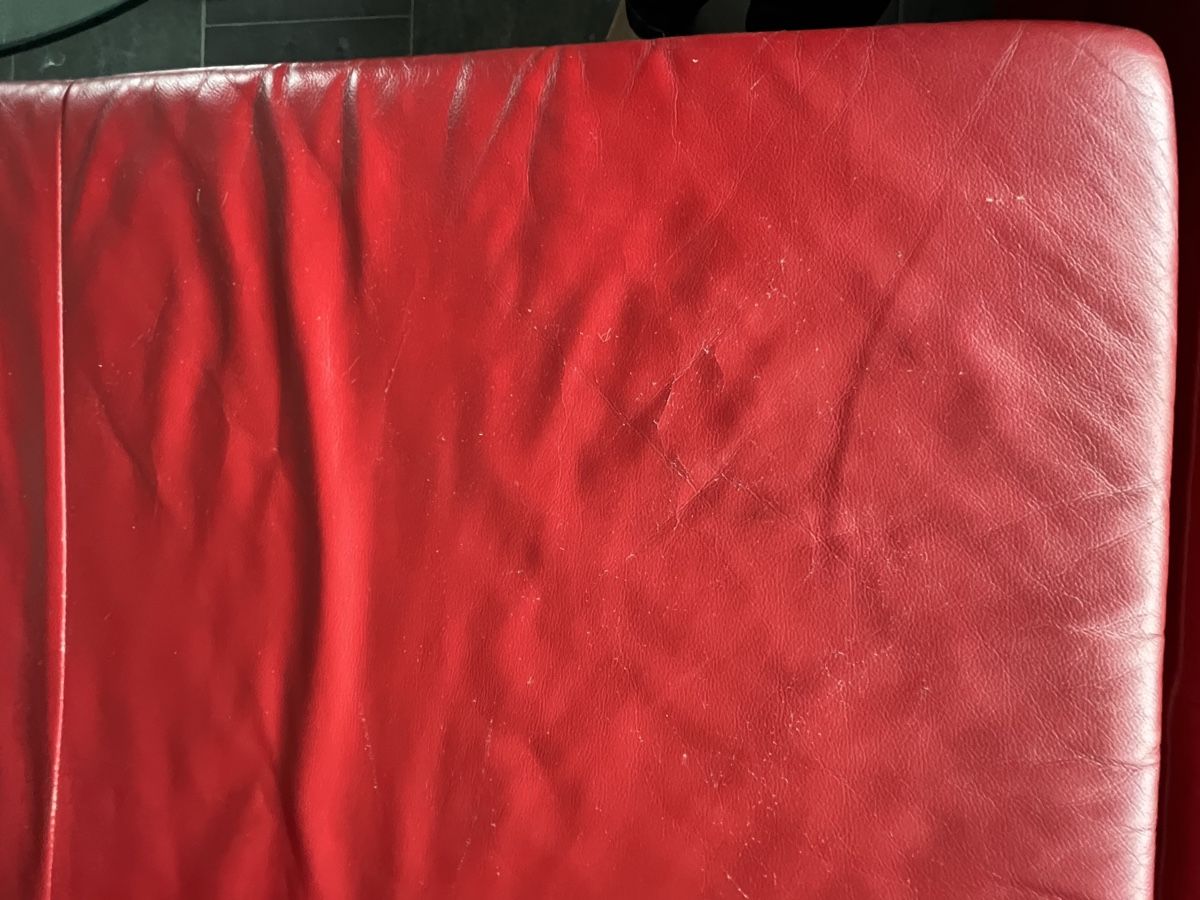 Divani: Rotes Echtleder-Sofa – Usato da Wolfwil venduto da Poulet60 4