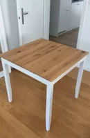 Quadratischer Tisch
