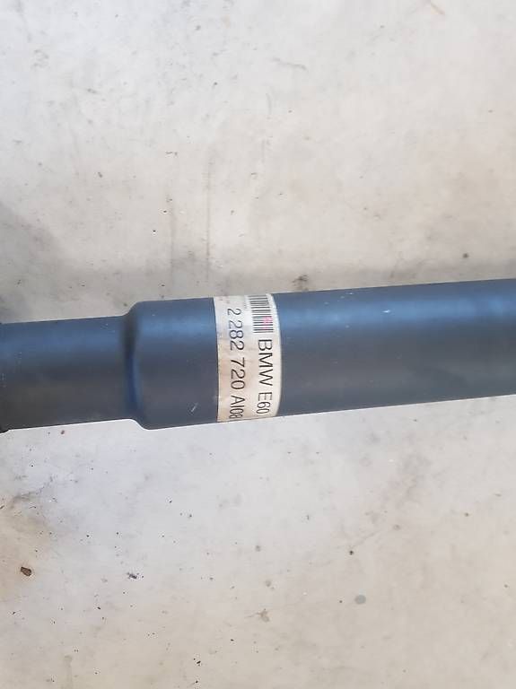 Tutti pezzi di ricambio auto: BMW M5 E60 Kardanwelle – Usato da Mettendorf TG venduto da GarageSchenkel 2