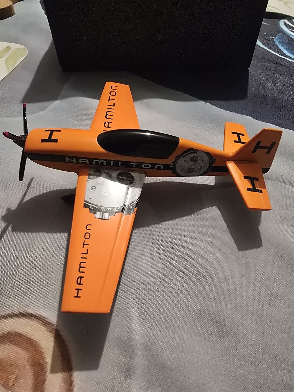 Modellbausätze & Standmodelle: Modèle d'avion orange Hamilton  – Neu (gemäss Beschreibung) aus Satigny von sol_p62c 3