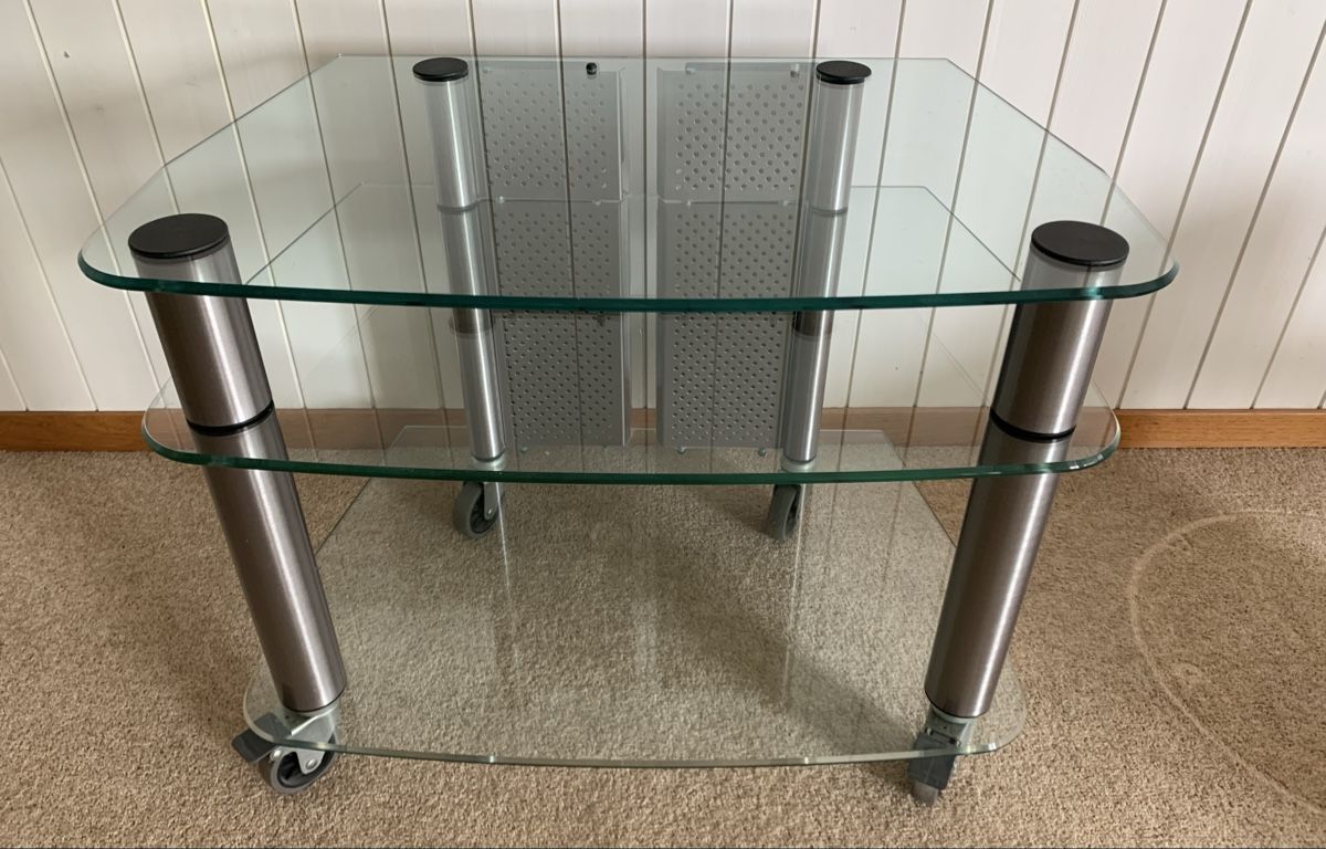 TV Möbel: Fernseh/TV-Möbel Glas – Gebraucht aus Schaffhausen von wunderpraechtig