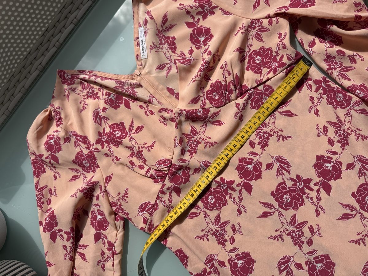 Vestiti: ✨Wunderschönchönes Kleid mit Blumenmuster, Grösse M✨ – Nuovo (secondo la descrizione) da zürich venduto da Bailey17 6