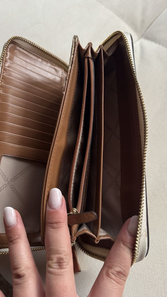 Michael Kors Portamonete: Michael Kors Portemonnaie – Usato da Surcasti venduto da Lenkita 5