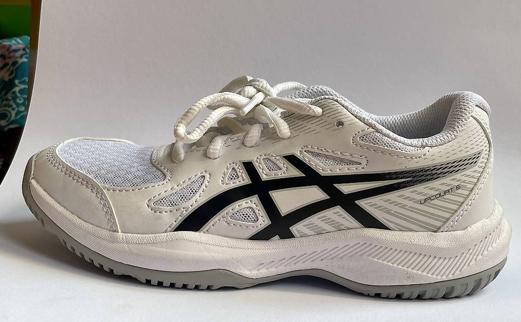 Herrenschuhe: Chaussures Asics, pointure 34,5 – Gebraucht aus Carouge GE von Noxynox2000