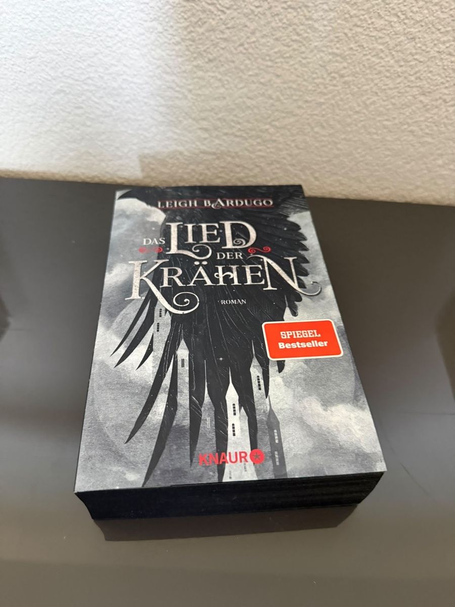 Bücher: Buch Das Lied der Krähen Leigh Bardugo – Gebraucht aus Bremgarten b. Bern von ilonarebekka