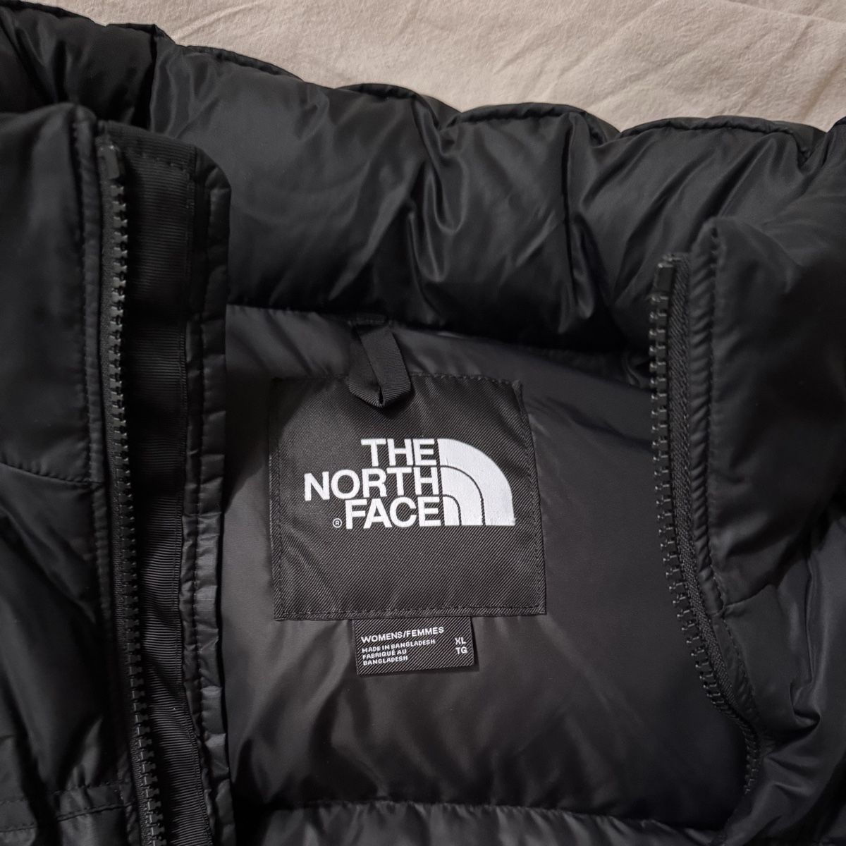 North Face Vestes: The North Face Retro Nuptse Jacket – Neuf (Voir description) à Sissach par jameliagr 1