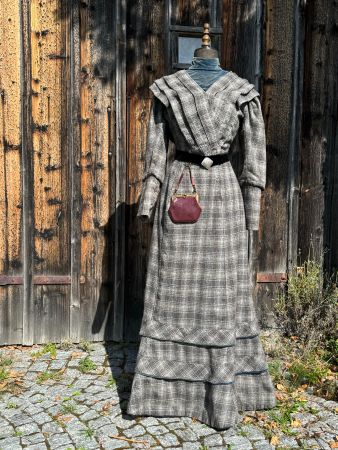 antikes Winterkleid Dame Original um 1900, Rarität!