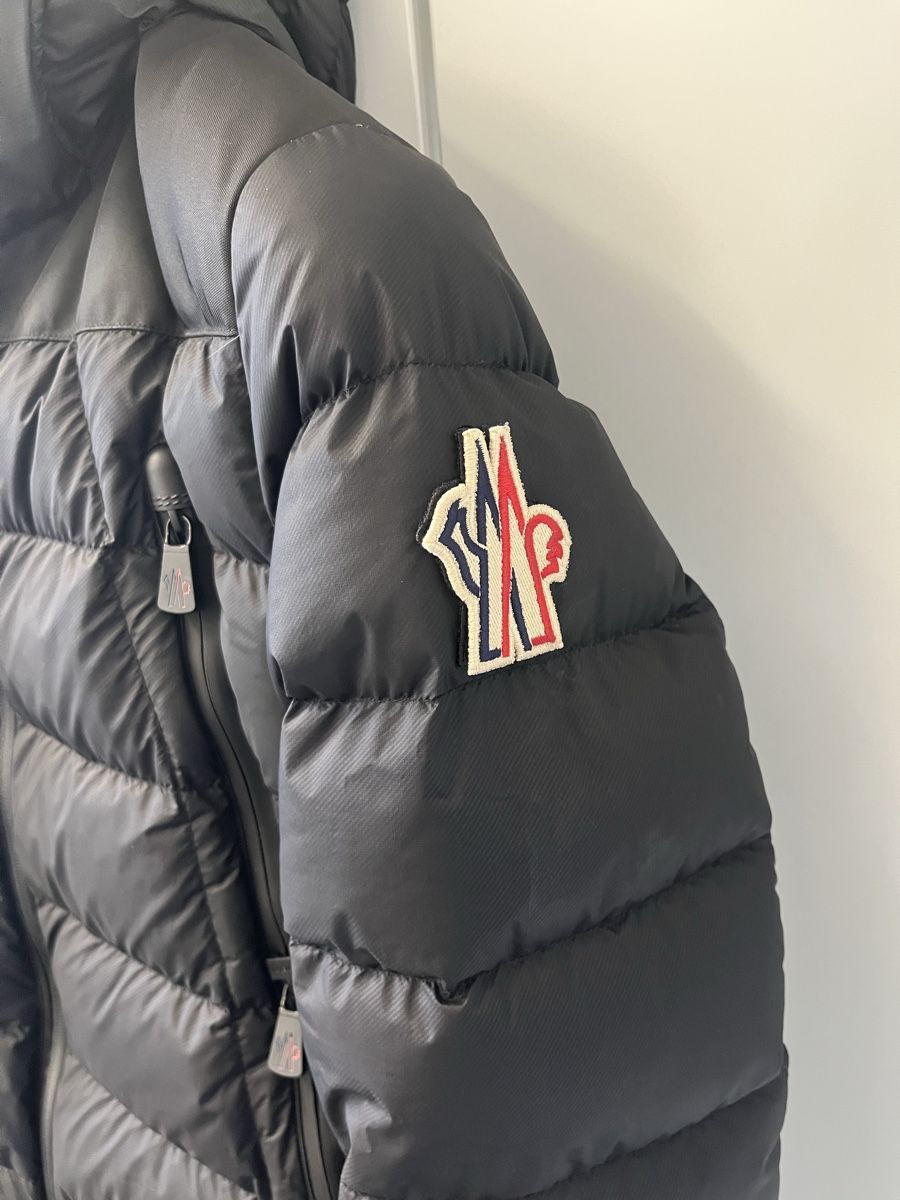 Moncler Jacken: Moncler Grenoble Camurac Ski jacket – Gebraucht aus Muri b. Bern von nic_fq77 1