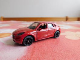 Siku Porsche Macan Turbo rot