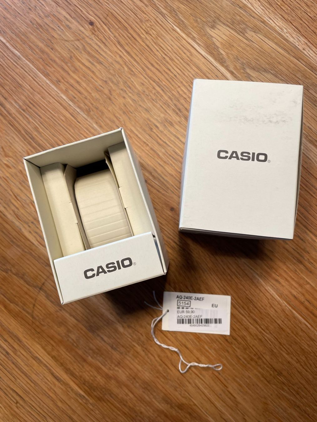 Casio Uhren: Casio Square AQ-240E, neuwertig – Gebraucht aus Luzern von alpenkai 8