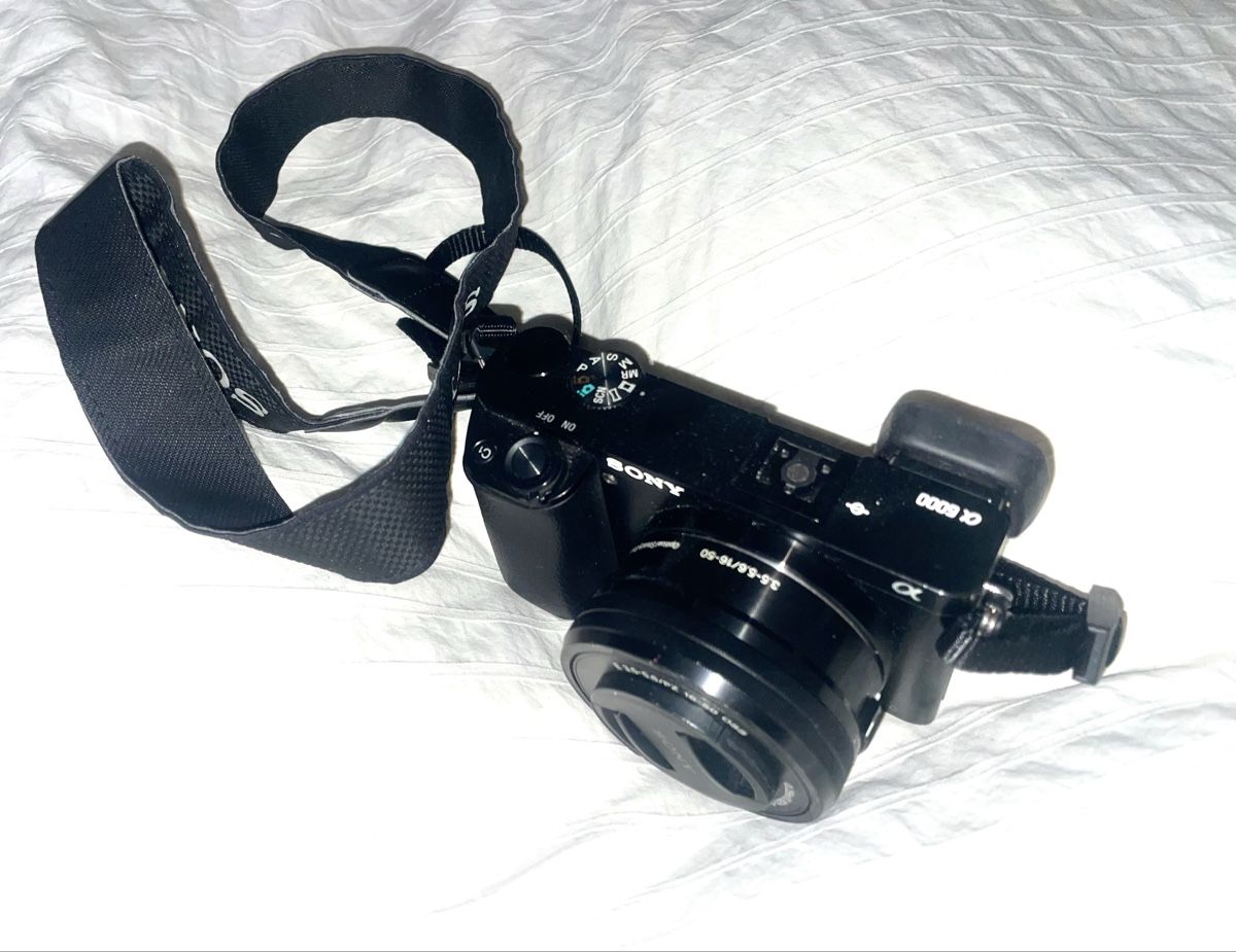 Sony Fotocamera: Sony Alpha 6000 Kamera  – Usato da Bern venduto da liv_t7ws 3