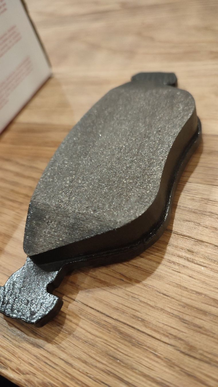 Brembo Tutti pezzi di ricambio auto: Brembo Bremsbeläge P23077 vorne – Nuovo e nell'imballaggio originale da Ruggell venduto da Martefilm 2