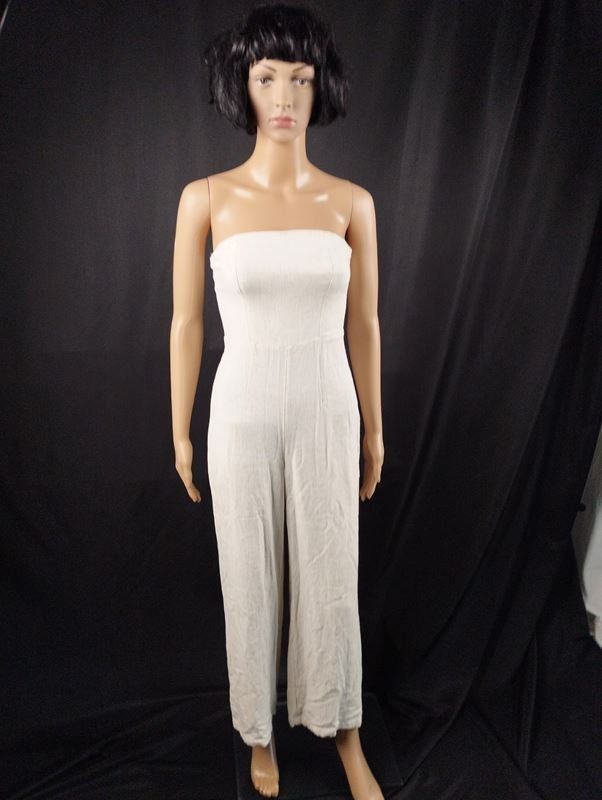 Stradivarius Tute: STRADIVARIUS Jumpsuit Beige Gr. XS – Usato da Schübelbach venduto da Restwert_Schubelbach