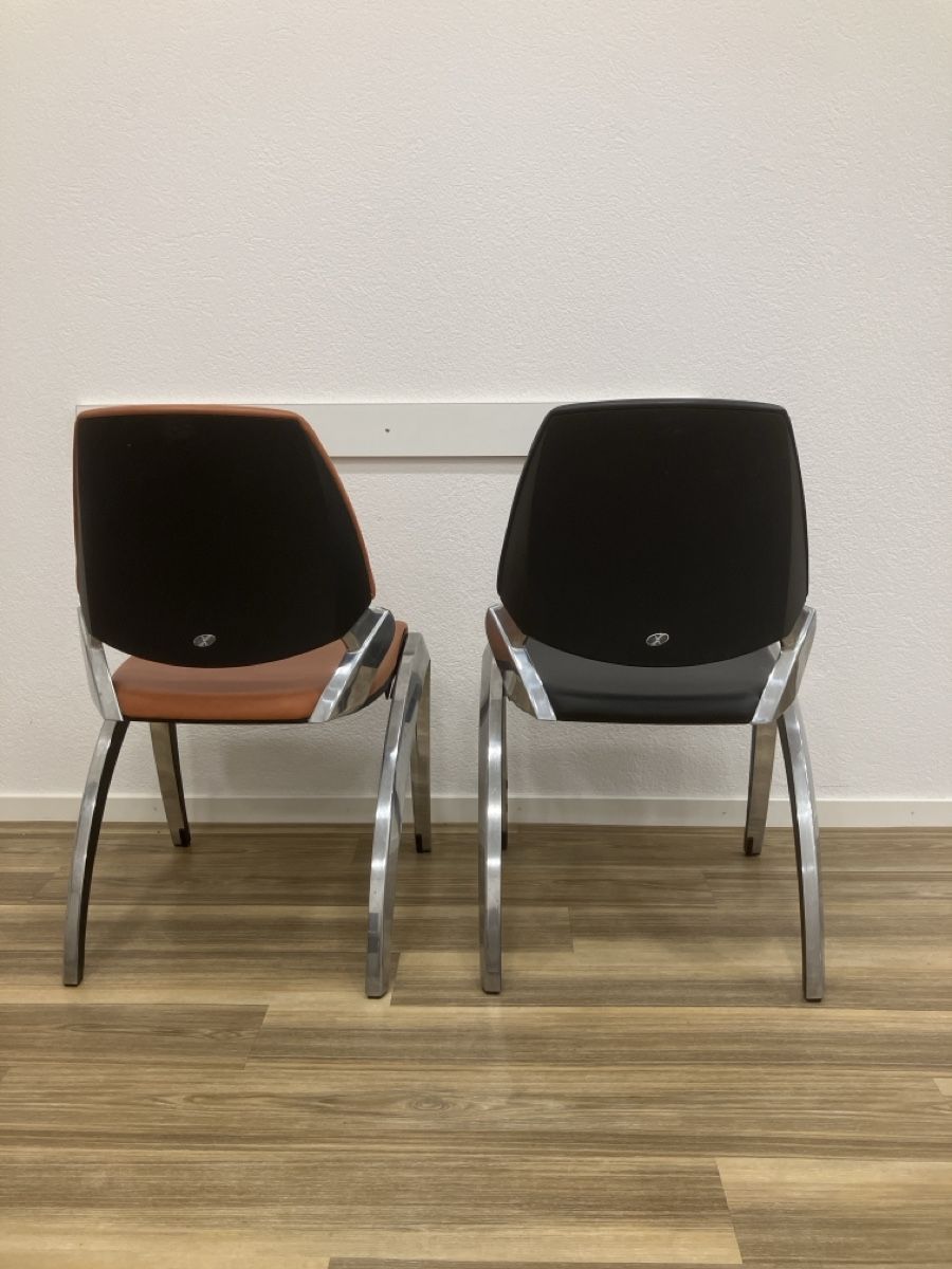 Chaises: 7 Stühle, Wartezimmerstühle – D'occasion à Steckborn par Hariono 1
