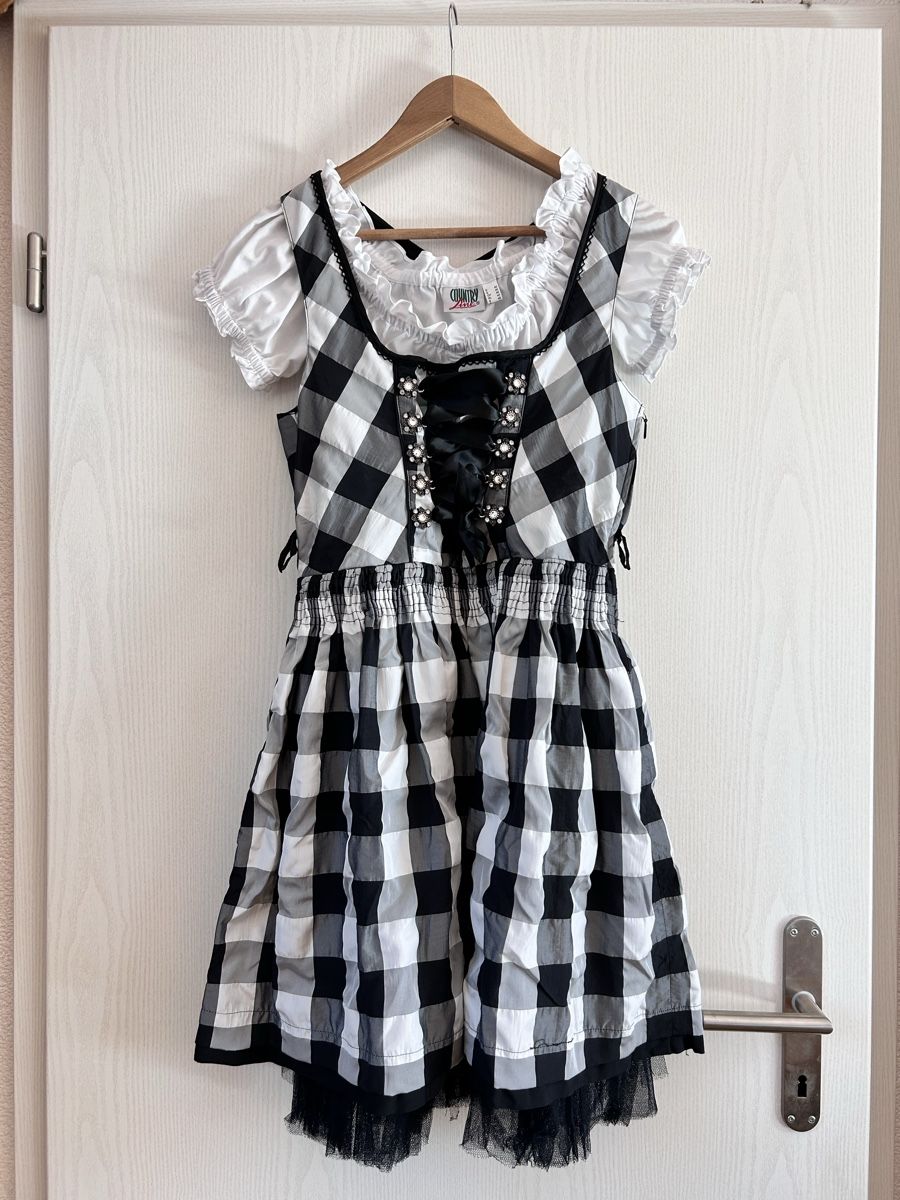 Vestiti: Dirndl – Usato da Praz (Vully) venduto da fio_2g6x 2