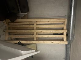 Zwei grosse Paletten – kostenlos
